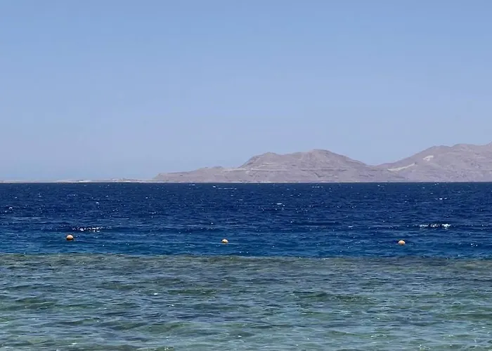 Azure Retreat - Private Luxury Sea View Apartment
